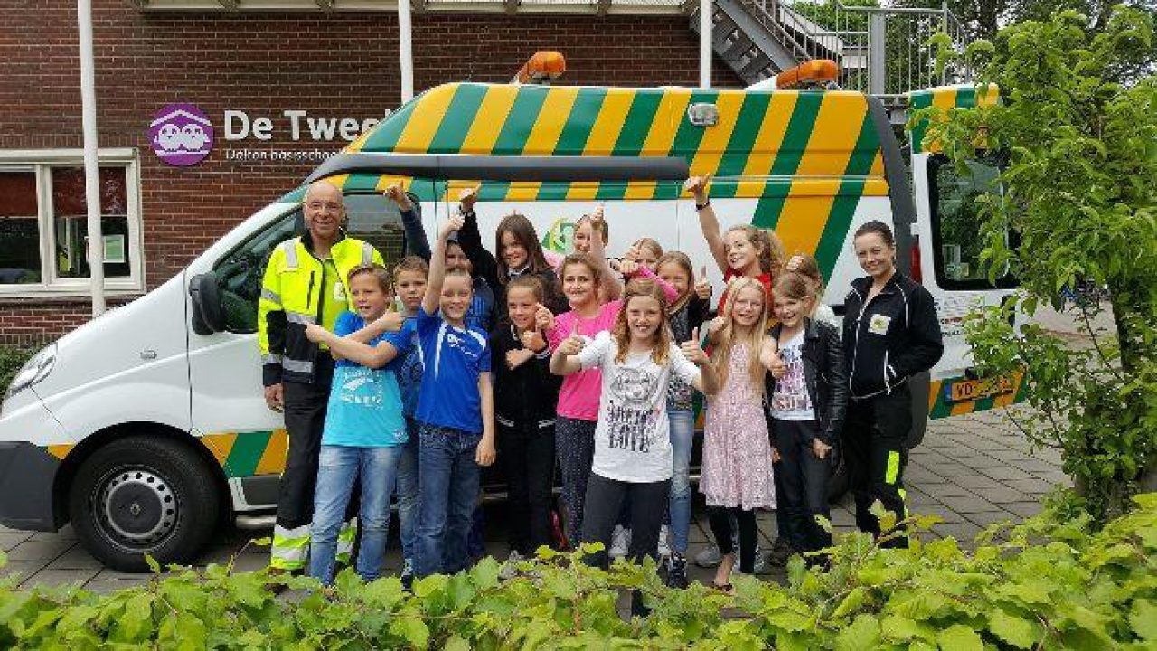 Dierenambulance Almelo bij Basisschool de Tweeklank
