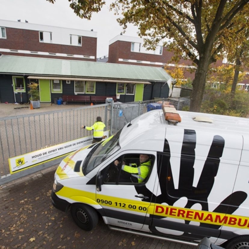 Ambulance doornakker