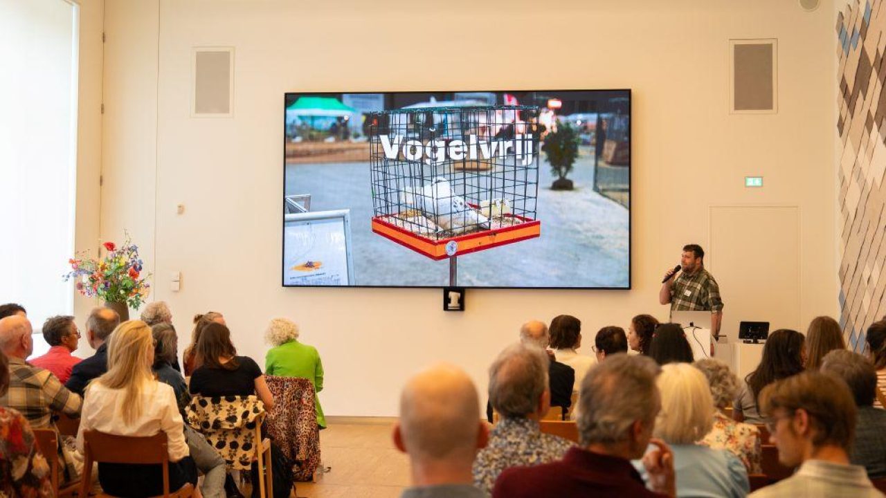 Documentaire en gids nemen vogelwelzijn onder de loep
