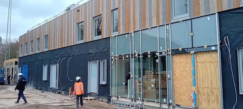 De voorzijde en hoofdingang in Rotterdam