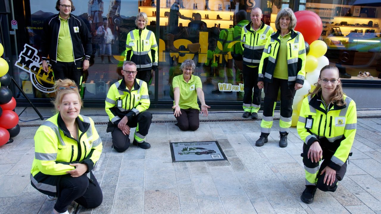 Onthulling tegel Almere